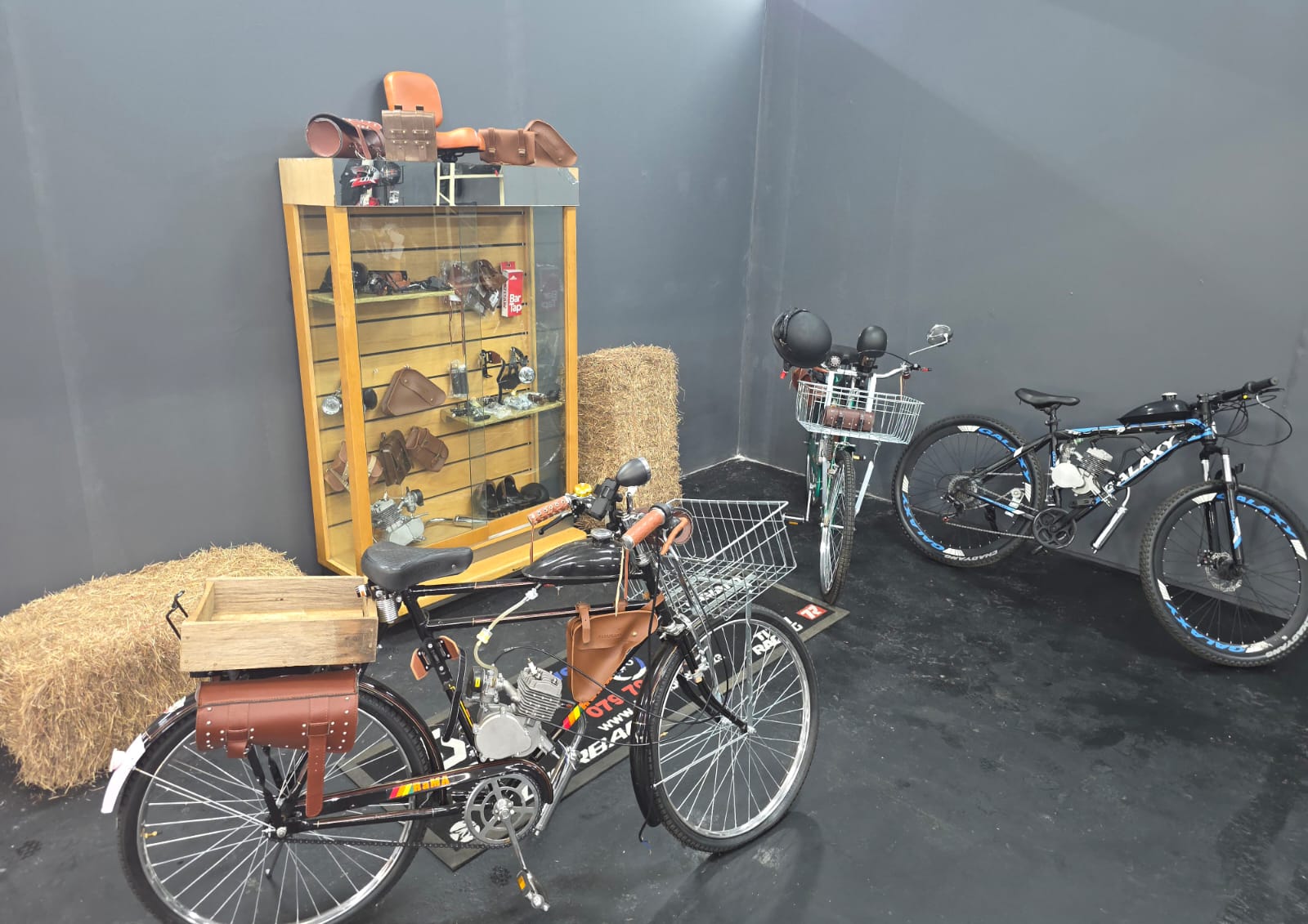 CYCLES FLOOR